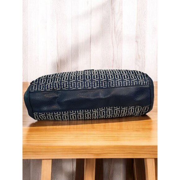 Tommy Hilfiger Large Monogram Shoulder Tote Bag - Picture 6 of 16